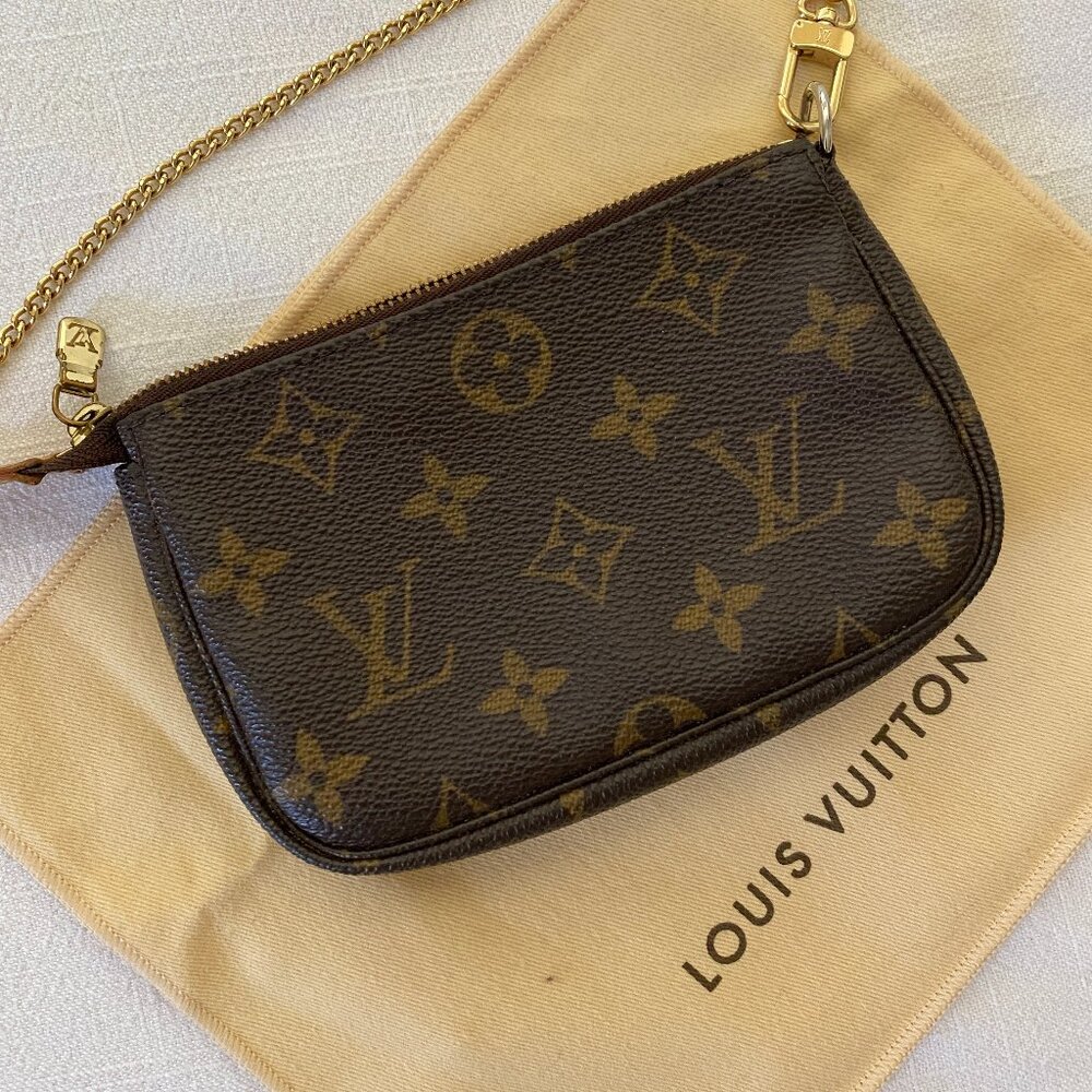 | Louis Vuitton | Mini Pochette - Monogram |